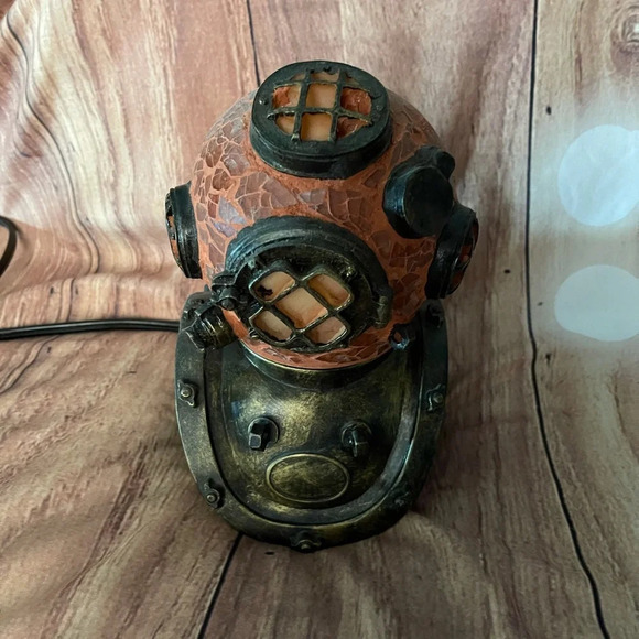 Vintage Style Diver Helmet Amber Glass Accent Lamp, Hard to find - Picture 11 of 16